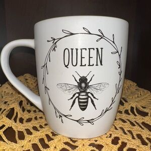 Queen Bee 17.5 Oz Coffee‎ Mug
